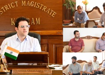 DC reviews progress under PMAY-U in Kulgam