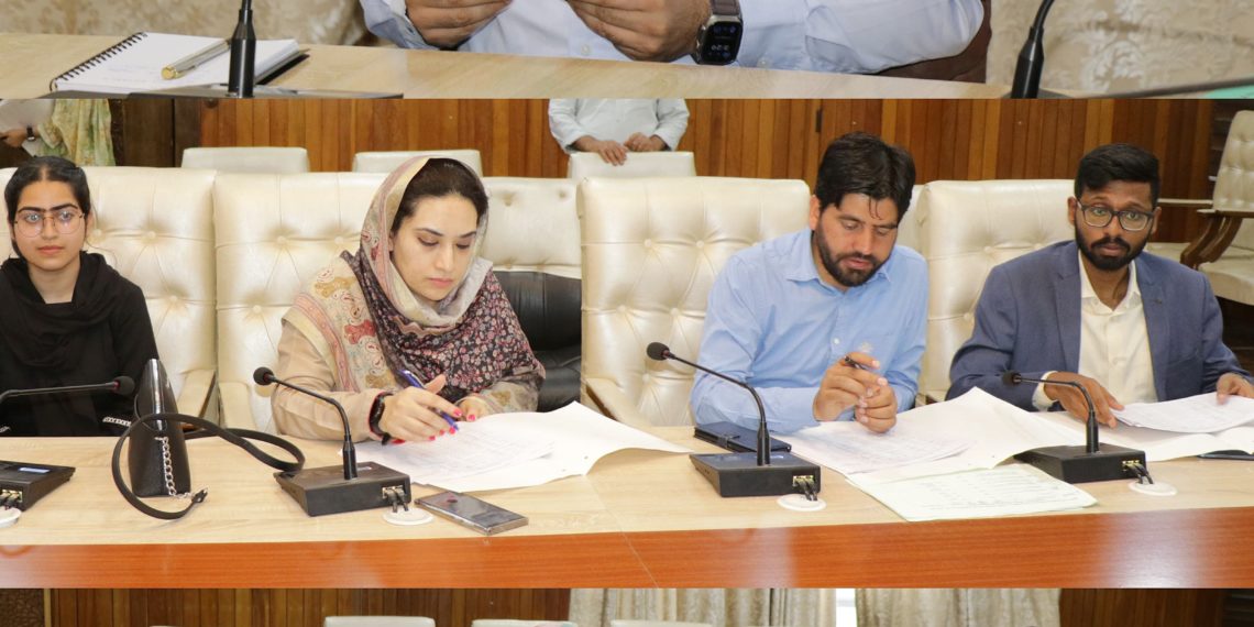 DC Srinagar chairs DLIC meeting; approves 144 cases under Mission Youth schemes