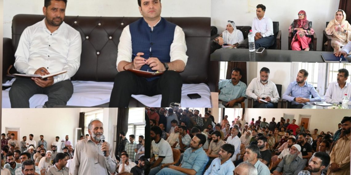 Block Diwas: DC Kulgam chairs Public Darbar at D. H. Pora