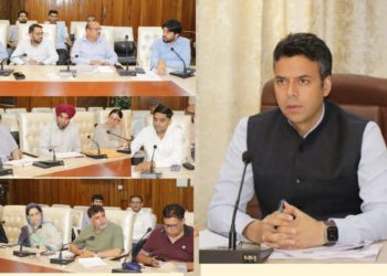 DC Srinagar convenes Capex Budget  meeting for FY 2024-25; reviews status of Estimate preparation of works