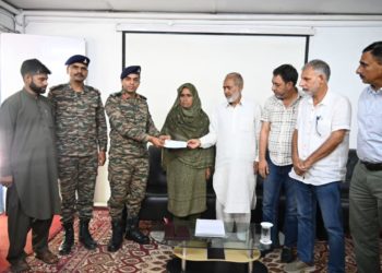 Army Provides Financial Assistance to Family of Deceased Civil Defence Worker in Tangdhar Sector