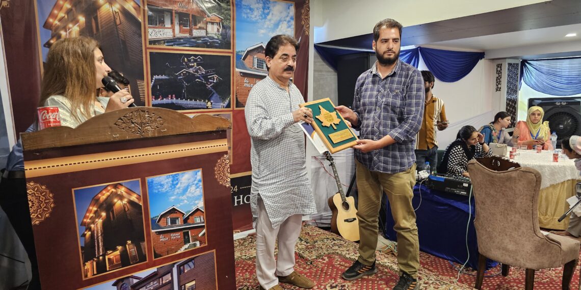 Shri Ashok Bhat, BJP District President Srinagar today participated in hoteliers function as chief guest