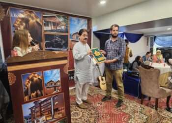 Shri Ashok Bhat, BJP District President Srinagar today participated in hoteliers function as chief guest