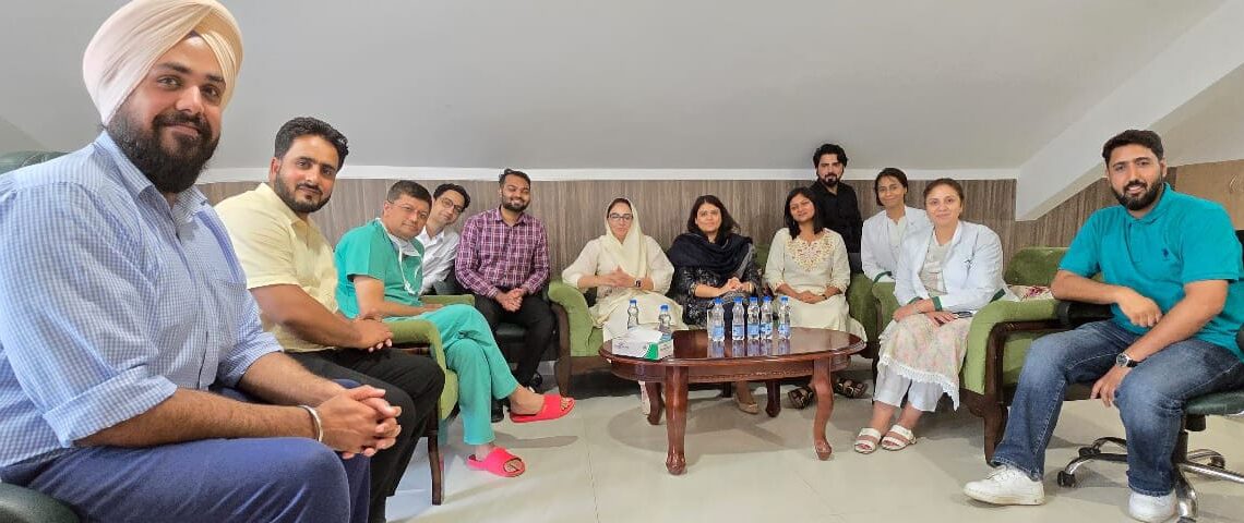 Dr Darakhshan attends Special interactive session at Sharp Sight Eye Hospital