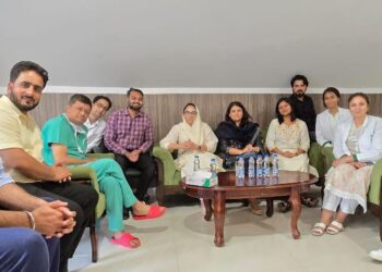 Dr Darakhshan attends Special interactive session at Sharp Sight Eye Hospital