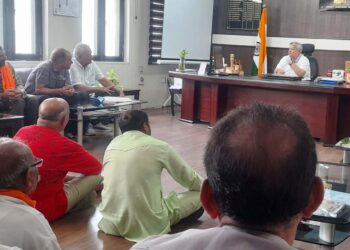 Farmers delegation meets DC Reasi
