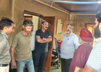 Director Agriculture takes extensive visit of District Budgam