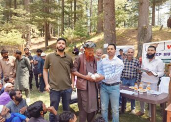 Sheep Husbandry Department, Baramulla Conducts Free Medicine Distribution-cum-Awareness Camp under NADCP at Rampur Rajpora