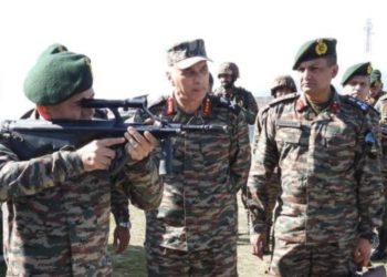 Army Chief visit Keran sector to review security situation along LoC