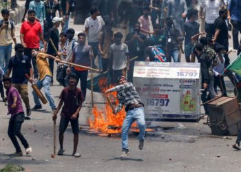 Around 1000 Indian students return home from riot-hit Bangladesh