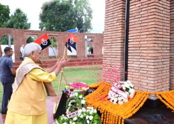 LG Manoj Sinha inaugurates Balidan Stambh in Srinagar