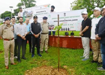 Div Com Jammu inaugurates Swachhata Pakhwada and ‘Ek Ped Shaheedo ke Naam’ plantation drive