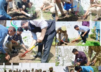 “Ek Ped Shaheedo Ke Naam: DC Bandipora Leads Plantation Drive at Mini Secretariat Bandipora.