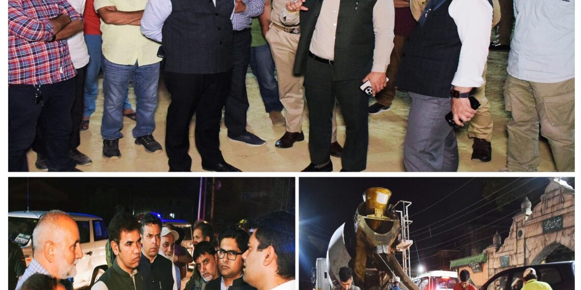 Div Com Kashmir conducts late night City Tour to inspects progress of work on different SSCL Projects
