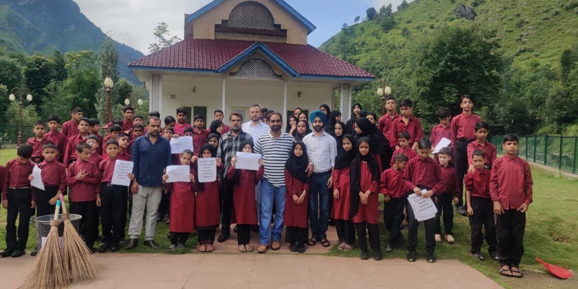 ZEO Mandi Organizes Comprehensive Cleanliness Drive and Swachta Awareness Rally in Village Jalian Mandi