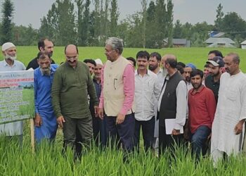 Chairman UT Lavel Apex Committee for HADP visits south Kashmir districts