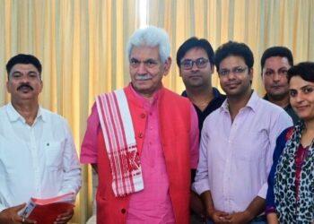A delegation of J&K Janta Dal United (JDU), led by its President, Sh GM Shaheen, today called on Lieutenant Governor Shri Manoj Sinha at Raj Bhawan.