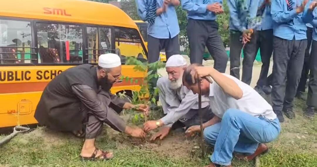 Tree Plantation Campaign named  “Ek Pedh Shaheed Ke naam” carried in Karnah’s  Schools.