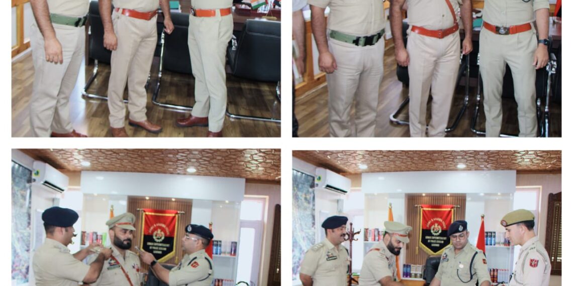 Pipping ceremony of newly promoted Inspector held at District Police Office Kulgam