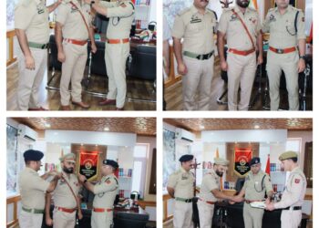 Pipping ceremony of newly promoted Inspector held at District Police Office Kulgam