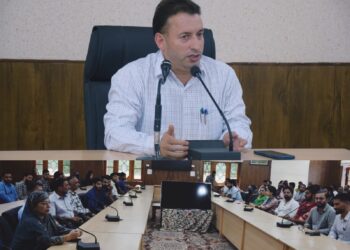 Demise of DC Budgam’s Grandmother condoled in Budgam