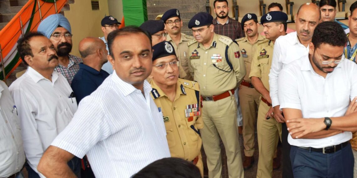 Div Com, ADGP visit MA stadium to review I-Day arrangements