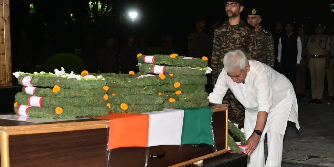 LG Sinha laid wreath pays homage to two Soldiers martyred in Kokernag operation