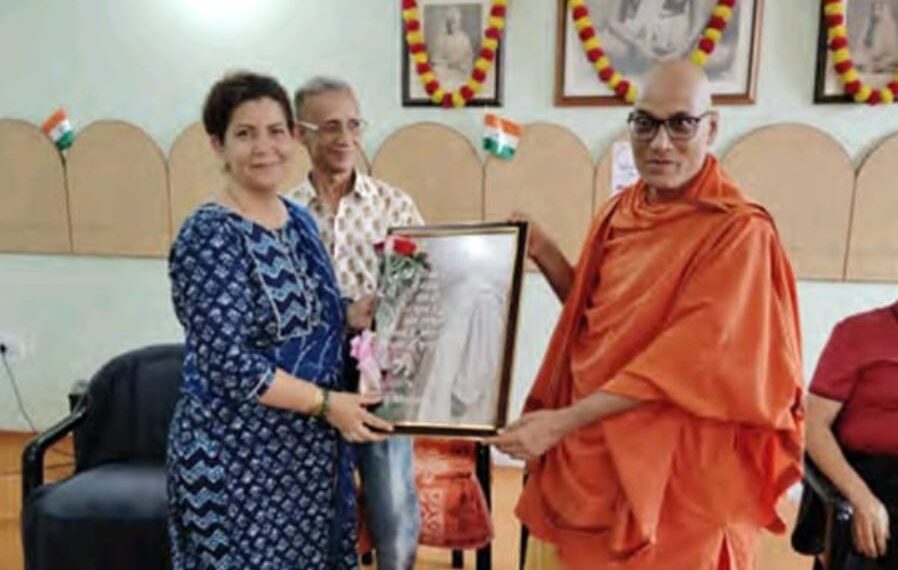 Environmental Engineer donates Oxygen Concentrator to Ramakrishna Mission Medical Centre