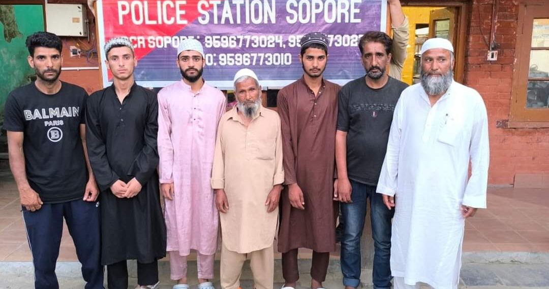 Sopore Police recovers missing trio from Gujarat: People appreciate the good work.