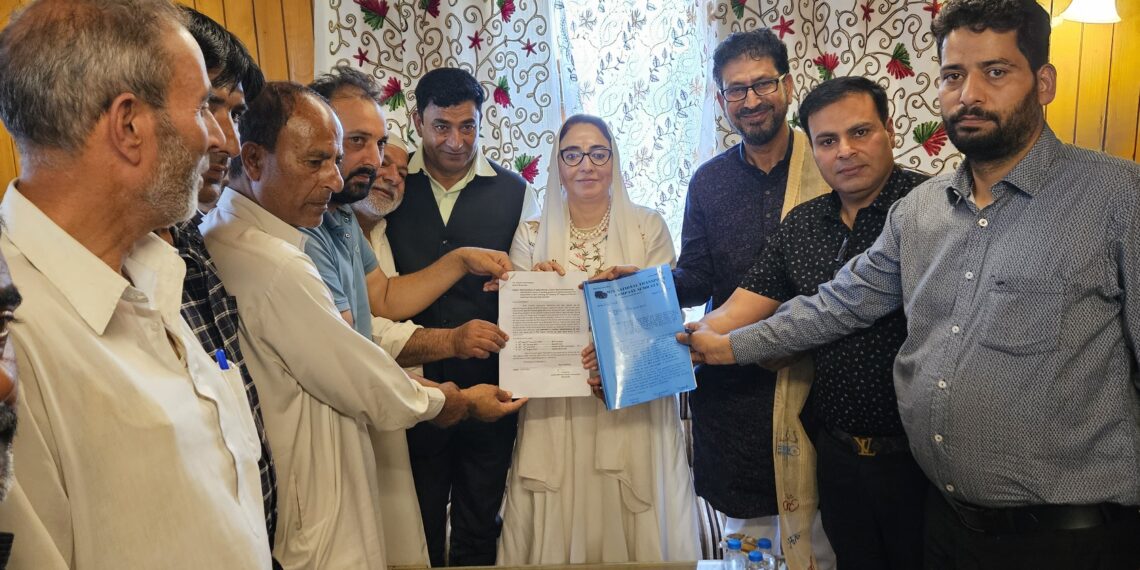 Baramulla Deputations interact with BJP’s Manifesto Outreach Committee headed by Dr Darakhshan