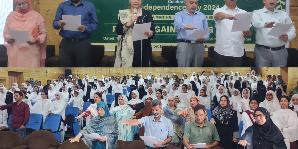 Commissioner Secretary Social Welfare administers mass pledge against drug abuse