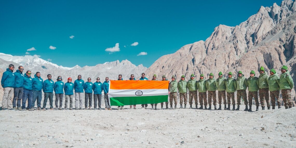 Green Guardianship: Trekkers Celebrating Independence Day at Siachen Praise Indian Army for Green Initiatives in Remote Areas