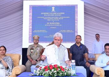 Lt Governor Inaugurates and lays foundation stone of various development projects