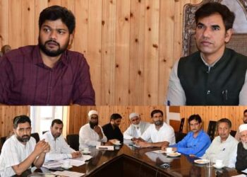 Div Com Kashmir visits Ganderbal, reviews 2nd SSR in district