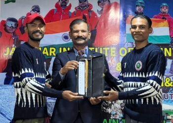 150 BASIC MOUNTAINEERING COURSE CONDUCTED BY JIM & WS