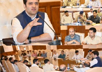 DEO Kulgam convenes meeting with Political Parties, stresses on strict adherence to MCC & ECI guidelines