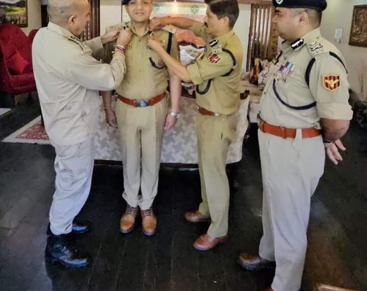 DGP,  SDG decorates Shri Sujit Kumar with IGP rank