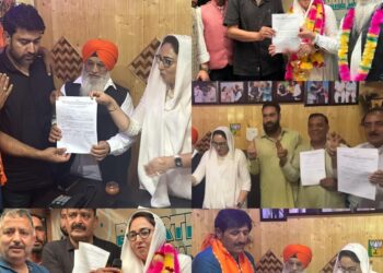 Dr Andrabi hands over Mendate Letters to South Kashmir candidates of BJP