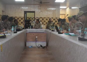 DIG North Kashmir Visits Kupwara, Chairs Crime and Security review meetings for the upcoming Assembly Elections and Paid Tribute to the Martyrs