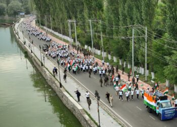 SRINAGAR SECTOR CRPF TAKES OUT A VIBRANT TIRANGA