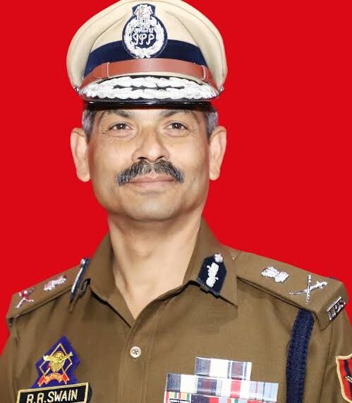 DGP J&K sanctions retirement gift of Rs. 78 lakh in favour of 78 police personnel