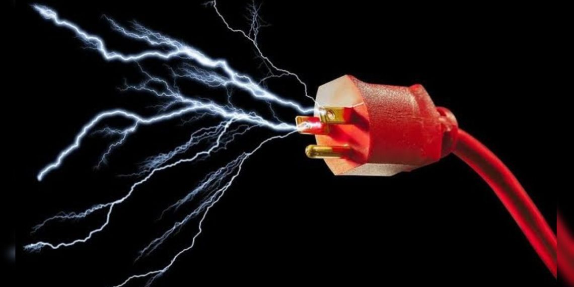 26-year-old carpenter dies of electric shock in Maharaj Gunj Sgr