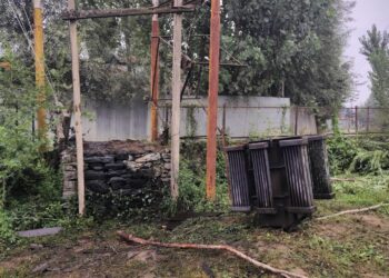 Nearly 30 to 35 Houses Left in the Dark as Burglars Dismantle 250 KV Transformer in Sopore