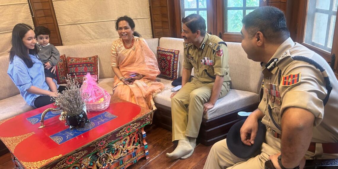 J&K DGP and PWWA Chairperson Honor Kirti Chakra Awardee Martyr DSP Humayun Muzamil Bhat, Highlighting His Legacy of Fortitude and Service