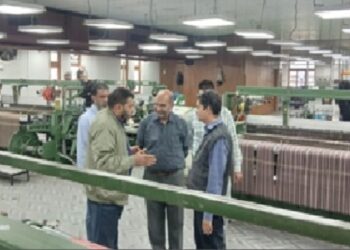 Spl Secy Industries & Commerce visits JKI’s Wool manufacturing Unit at Bemina