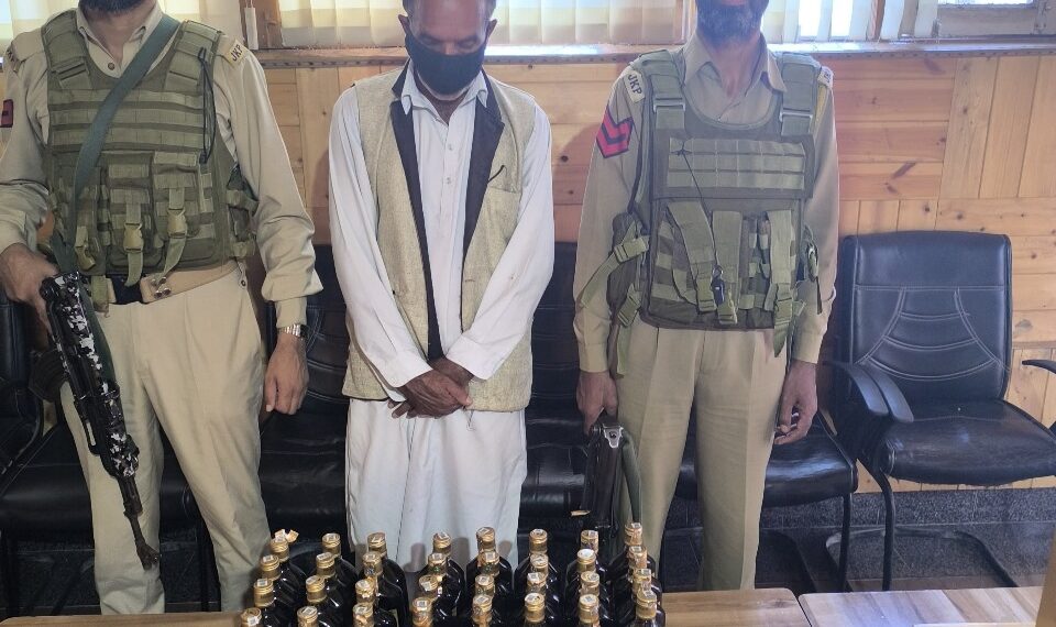 Police arrests a notorious bootlegger in Sopore; Illicit liquor recovered
