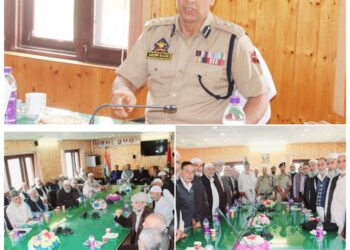 SSP Ganderbal hold meeting with retired police personnel at DPL Ganderbal