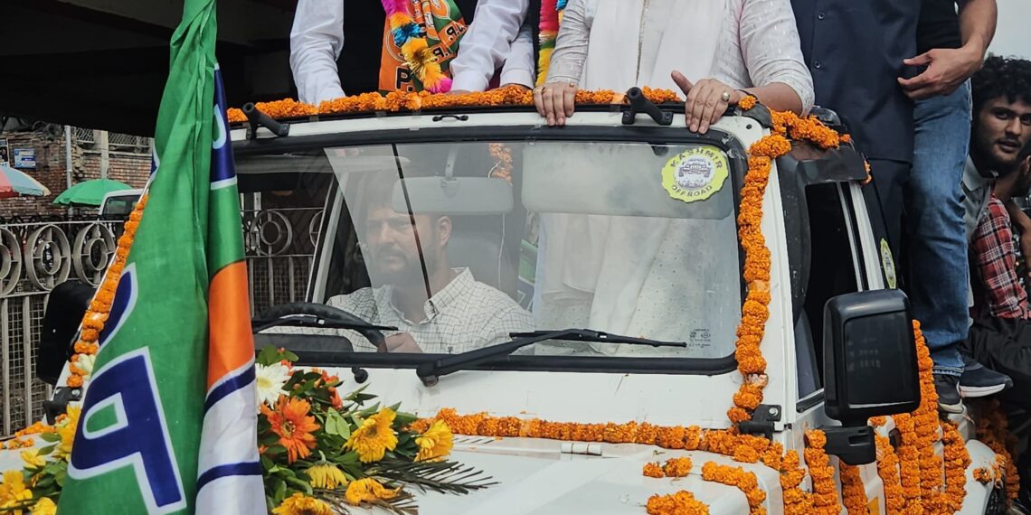 Dr Andrabi joins BJP Lal Chowk Candidate Engineer Aijaz Hussain in a mega rally from Balhama to DC Office