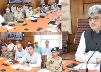 Atal Dulloo chairs high-level flood preparedness meet of J&K
