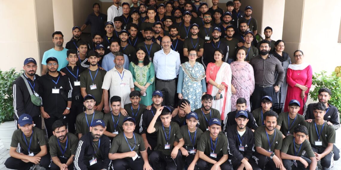 Resident Commission organises interaction of Bharat Darshan student group under Hello JK campaign